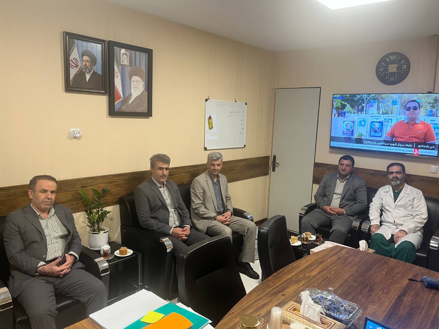 نشست مشترک بیمارستان فیروزآبادی و کمیته امداد همدان با محوریت حمایت از بیماران نیازمند